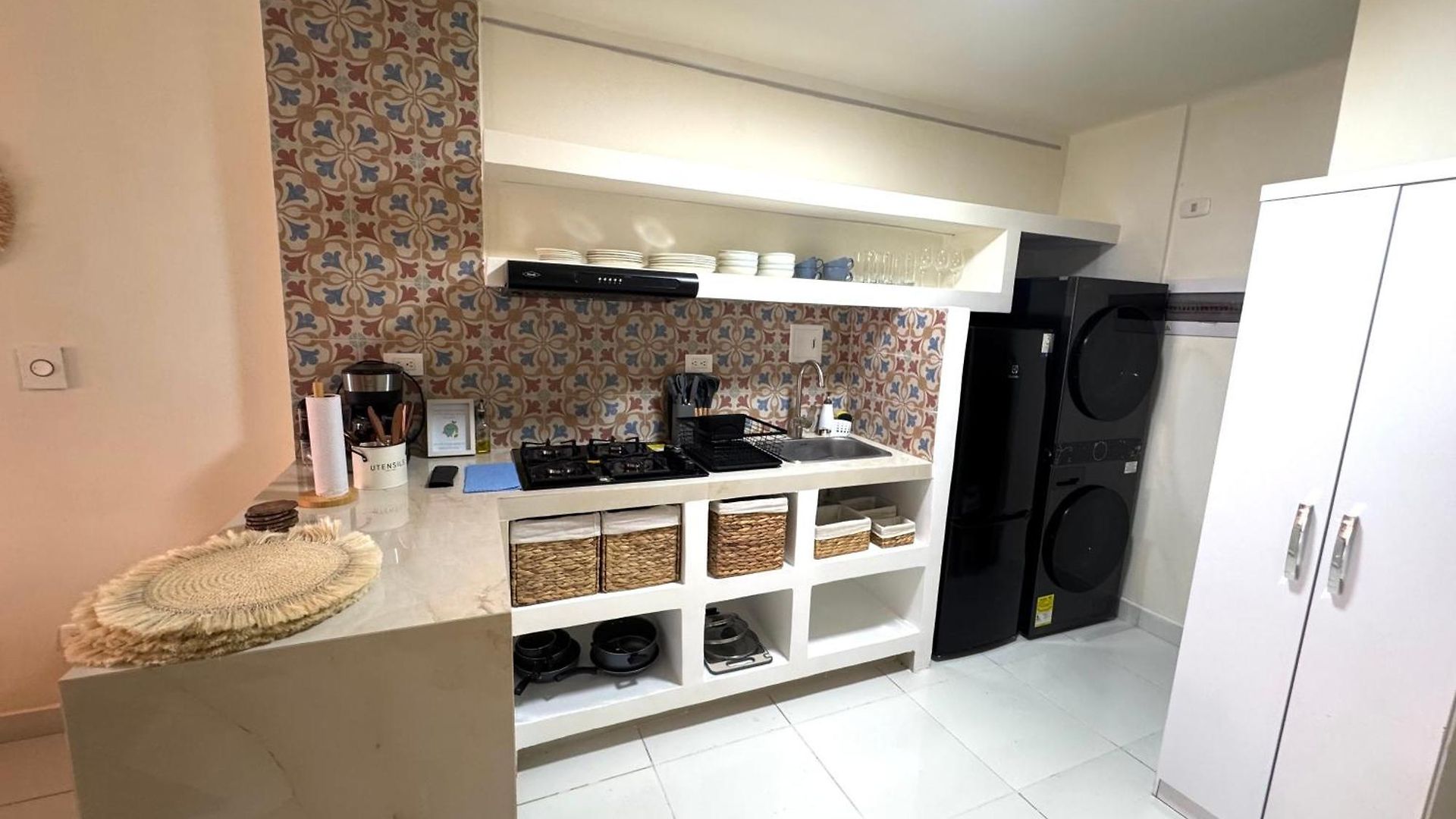 Cozy Duplex At Center *