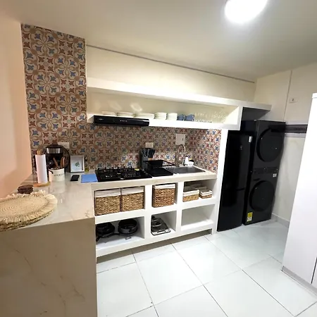 Cozy Duplex At Center *