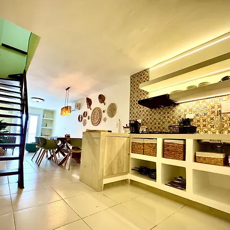 Cozy Duplex At Center *