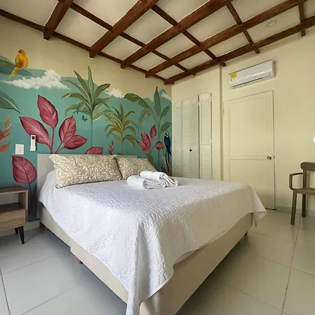 Cozy Duplex At Center